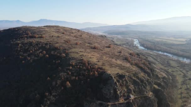 Удивительный Вид Воздуха Реку Струма Проходящую Через Долину Петрич Болгария — стоковое видео