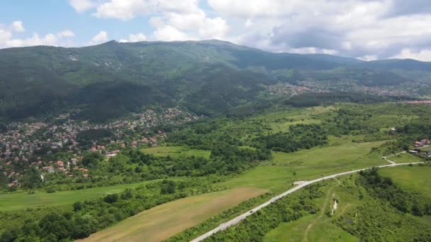 Καταπληκτική Αεροφωτογραφία Του Όρους Βίτοσα Κοντά Στο Χωριό Ρούνταρτσι Περιοχή — Αρχείο Βίντεο