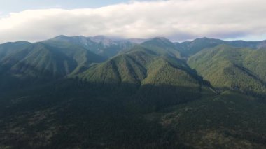Bulgaristan 'ın Bansko kenti yakınlarındaki Pirin Dağı' nın şaşırtıcı hava manzarası