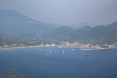 Lefkada, İyon Adaları, Yunanistan 'ın şaşırtıcı güneş batımı manzarası