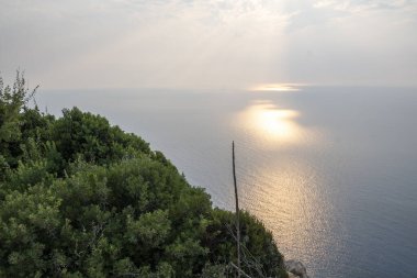 Lefkada, İyon Adaları, Yunanistan 'ın şaşırtıcı güneş batımı manzarası