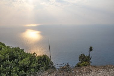 Lefkada, İyon Adaları, Yunanistan 'ın şaşırtıcı güneş batımı manzarası