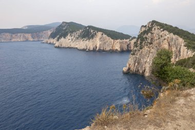 Lefkada, İyon Adaları, Yunanistan 'ın şaşırtıcı güneş batımı manzarası