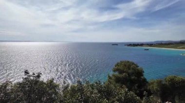 Agios Ioannis Sahili yakınlarındaki Sithonia kıyı şeridi, Chalkidiki, Orta Makedonya ve Yunanistan