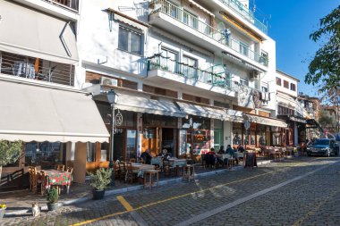 KAVALA, GREECE - 27 Aralık 2023: Eski Kavala kenti, Doğu Makedonya ve Trakya, Yunanistan