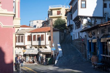 KAVALA, GREECE - 27 Aralık 2023: Eski Kavala kenti, Doğu Makedonya ve Trakya, Yunanistan