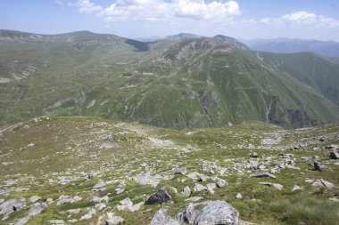 Bulgaristan 'ın Kalin tepeleri yakınlarındaki Rila Dağı' nın İnanılmaz Yaz Manzarası