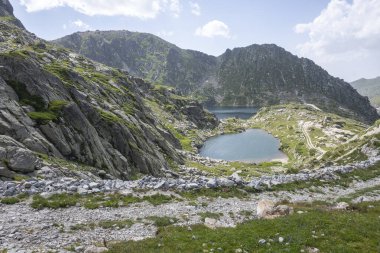 Bulgaristan 'ın Kalin tepeleri yakınlarındaki Rila Dağı' nın İnanılmaz Yaz Manzarası