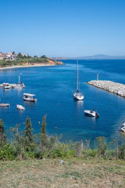 Nea Fokea, Chalkidiki, Orta Makedonya ve Yunanistan yakınlarındaki Kassandra kıyı şeridinin inanılmaz manzarası