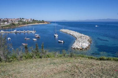 Nea Fokea, Chalkidiki, Orta Makedonya ve Yunanistan yakınlarındaki Kassandra kıyı şeridinin inanılmaz manzarası