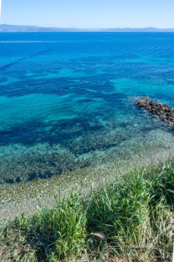 Nea Fokea, Chalkidiki, Orta Makedonya ve Yunanistan yakınlarındaki Kassandra kıyı şeridinin inanılmaz manzarası