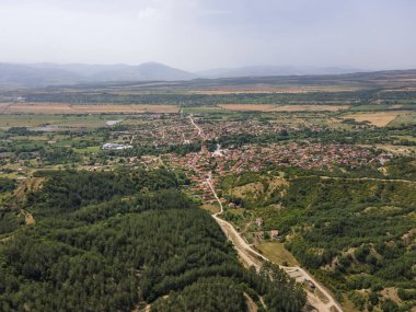 Kaya oluşumunun şaşırtıcı hava manzarası Stob piramitleri, Rila Dağı, Kyustendil bölgesi, Bulgaristan