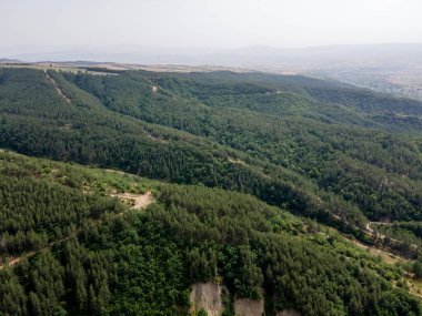 Kaya oluşumunun şaşırtıcı hava manzarası Stob piramitleri, Rila Dağı, Kyustendil bölgesi, Bulgaristan