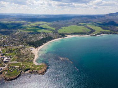 Bulgaristan 'ın Burgaz Bölgesi Ahtopol kentindeki şaşırtıcı hava manzarası kasabası