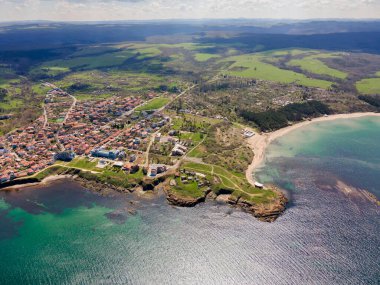 Bulgaristan 'ın Burgaz Bölgesi Ahtopol kentindeki şaşırtıcı hava manzarası kasabası