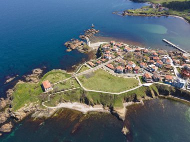 Bulgaristan 'ın Burgaz Bölgesi Ahtopol kentindeki şaşırtıcı hava manzarası kasabası