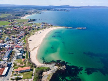 Bulgaristan 'ın Burgaz Bölgesi' ndeki Lozenets kasabası yakınlarındaki Karadeniz kıyılarının hava manzarası