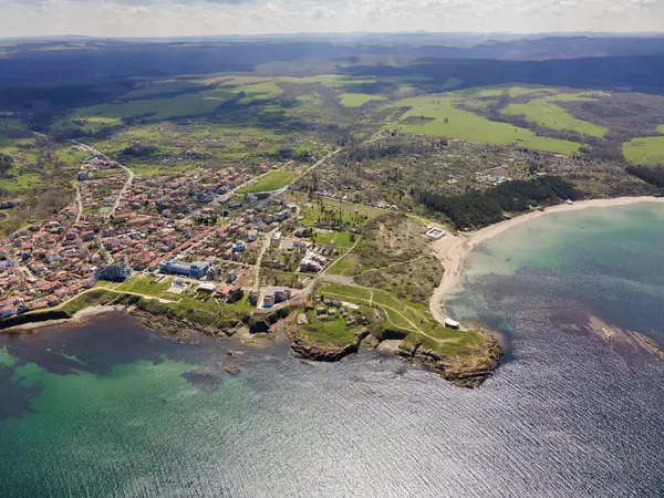 Bulgaristan 'ın Burgaz Bölgesi Ahtopol kentindeki şaşırtıcı hava manzarası kasabası