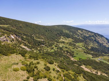 Bulgaristan 'ın Popovo Gölü yakınlarındaki Pirin Dağı' nın şaşırtıcı hava manzarası