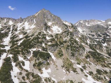 Bulgaristan 'ın Popovo Gölü yakınlarındaki Pirin Dağı' nın şaşırtıcı hava manzarası