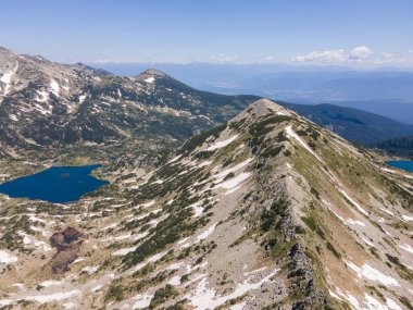 Bulgaristan 'ın Popovo Gölü yakınlarındaki Pirin Dağı' nın şaşırtıcı hava manzarası