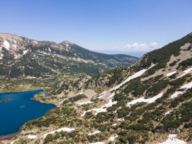 Bulgaristan 'ın Popovo Gölü yakınlarındaki Pirin Dağı' nın şaşırtıcı hava manzarası