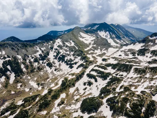 Bulgaristan 'ın Popovo Gölü yakınlarındaki Pirin Dağı' nın şaşırtıcı hava manzarası