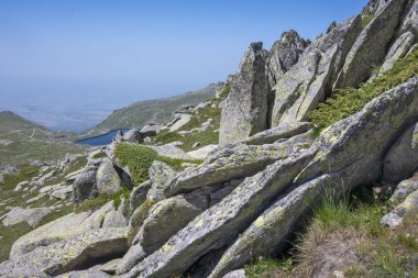 Bulgaristan 'ın Kalin zirvesi yakınlarındaki Rila Dağı' nın İnanılmaz Yaz Manzarası