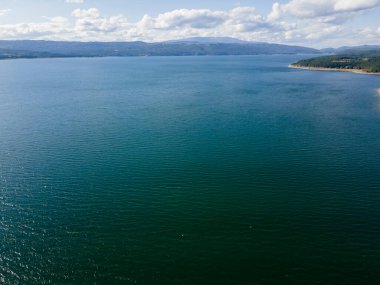 Bulgaristan 'ın Sofya kenti yakınlarındaki Iskar Reservoir' in şaşırtıcı hava manzarası