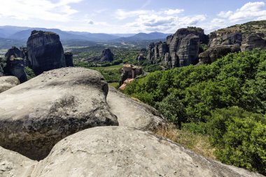 Meteora Manastırları, Teselya, Yunanistan 'ın Bahar Panoramik Manastırı