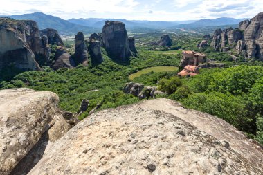 Meteora Manastırları, Teselya, Yunanistan 'ın Bahar Panoramik Manastırı
