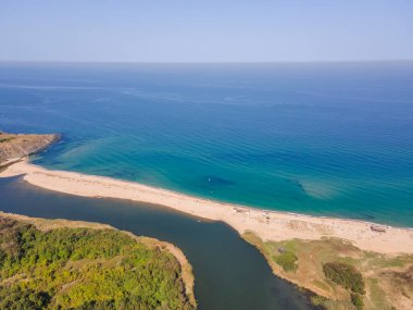 Bulgaristan 'ın Veleka Sahili, Sinemorets, Burgaz Bölgesi yakınlarındaki Karadeniz kıyılarının hava manzarası