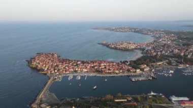 Bulgaristan 'ın Burgaz Bölgesi' nin eski Sozopol kentinin hava gün batımı manzarası
