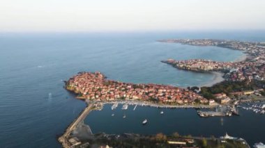 Bulgaristan 'ın Burgaz Bölgesi' nin eski Sozopol kentinin hava gün batımı manzarası