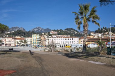 MENTON, FRANCE - 27 Ocak 2024: Menton, Provence Alpes-Cote d 'Azur, Fransa' nın panoramik manzarası