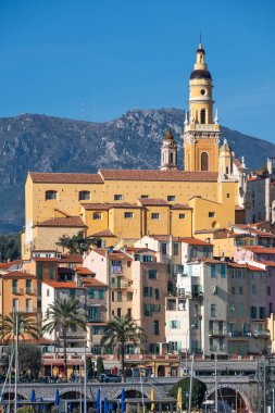 MENTON, FRANCE - 27 Ocak 2024: Menton, Provence Alpes-Cote d 'Azur, Fransa' nın panoramik manzarası