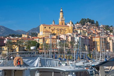 MENTON, FRANCE - 27 Ocak 2024: Menton, Provence Alpes-Cote d 'Azur, Fransa' nın panoramik manzarası