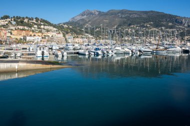 MENTON, FRANCE - 27 Ocak 2024: Menton, Provence Alpes-Cote d 'Azur, Fransa' nın panoramik manzarası