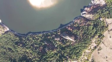 Bulgaristan 'ın Kardzhali Barajı ve Arda Nehri' nin şaşırtıcı manzarası