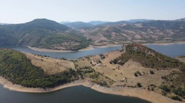 Bulgaristan 'ın Kardzhali Barajı ve Arda Nehri' nin şaşırtıcı manzarası