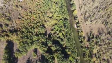 Bulgaristan 'ın Lovech bölgesindeki Vit Nehri' ndeki Aglen Kanyonu 'nun şaşırtıcı hava manzarası