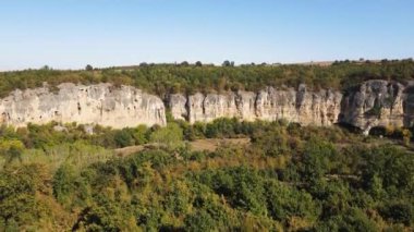 Bulgaristan 'ın Lovech bölgesindeki Vit Nehri' ndeki Aglen Kanyonu 'nun şaşırtıcı hava manzarası