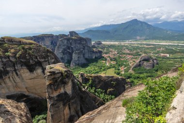 Meteora Manastırları, Teselya, Yunanistan 'ın Bahar Panoramik Manastırı