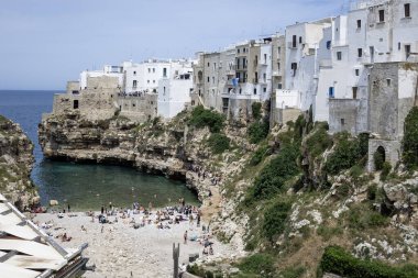 Polignano a Mare, Apulia Bölgesi 'nin muhteşem manzarası.