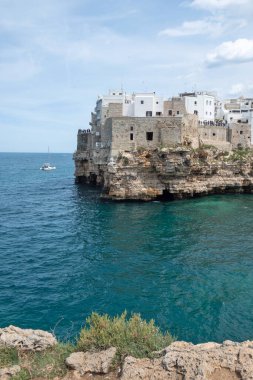 Polignano a Mare, Apulia Bölgesi 'nin muhteşem manzarası.