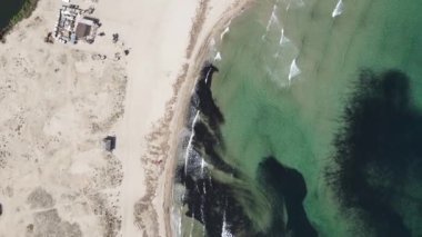 Bulgaristan 'ın Burgaz Bölgesi' nin Rezovo kasabası yakınlarındaki Silistar plajının hava manzarası 