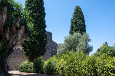 Tipik Sokak ve Yunanistan 'ın Arta, Epirus kentindeki bina