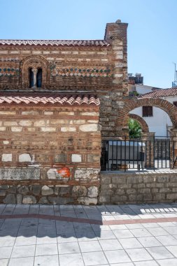 Tipik Sokak ve Yunanistan 'ın Arta, Epirus kentindeki bina