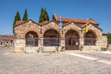 Tipik Sokak ve Yunanistan 'ın Arta, Epirus kentindeki bina