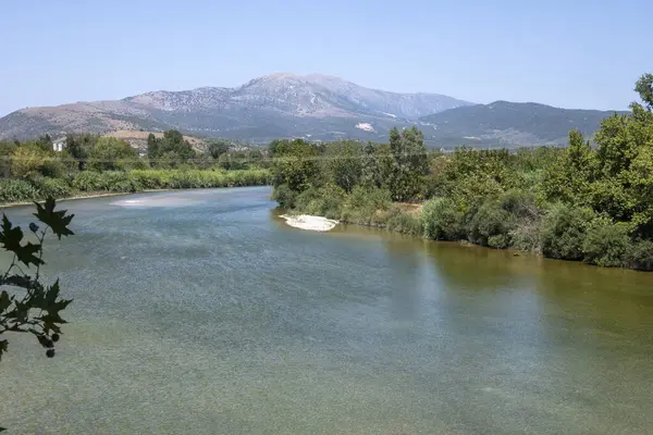 Tipik Sokak ve Yunanistan 'ın Arta, Epirus kentindeki bina